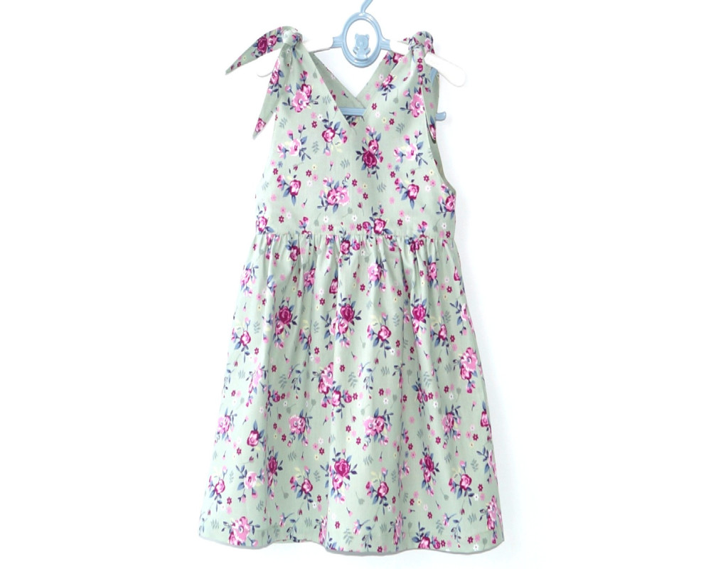 Kjole Kanin, olivengrøn, En klassisk pigekjole i 1950'er-stil...