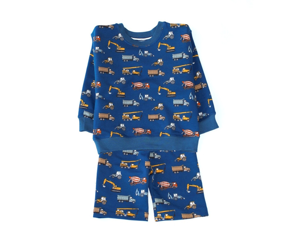 Sæt med sweatshirt og shorts, fra Tom&Lisa