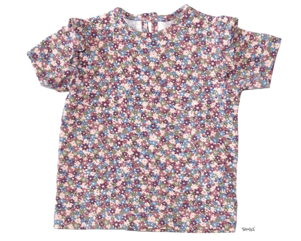 2-delt sæt, T-shirt og shorts med både i 100% bomuld, fra Tom&Lisa