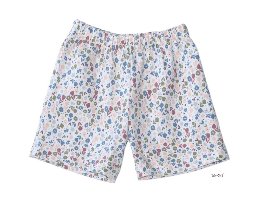 2-delt sæt i hvid farve: T-shirt og shorts i 100% bomuld, fra Tom&Lisa