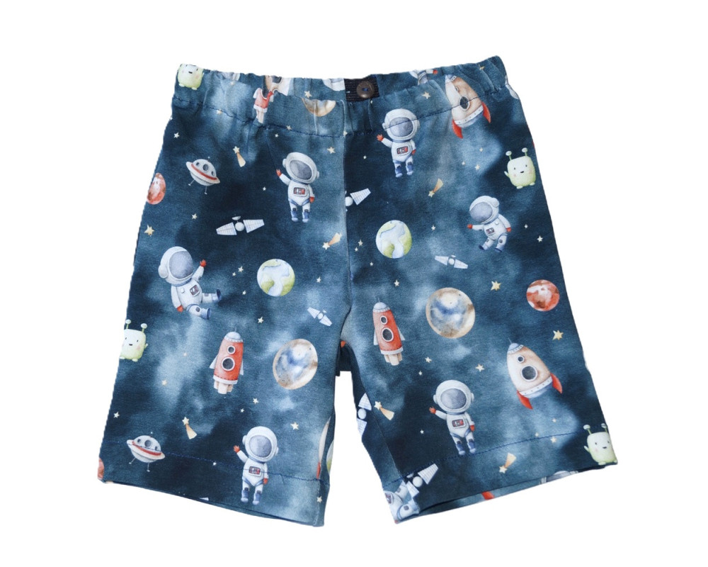 Sæt bestående af en let sweatshirt og shorts lavet af blød jersey med rummønster, løs pasform.